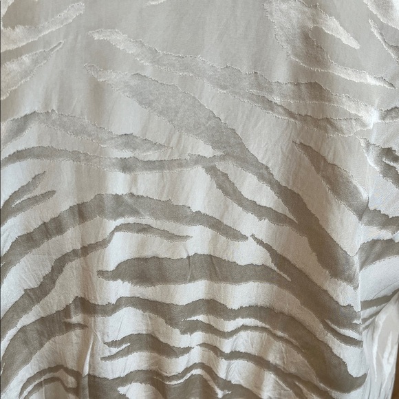 NWOT RONNY KOBO Silk Cream Zebra Print Women's Wrap Blouse, Size M - Picture 10 of 13
